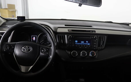Toyota RAV4, 2017 год, 1 947 500 рублей, 13 фотография