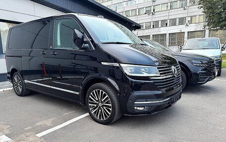 Volkswagen Multivan T6 рестайлинг, 2021 год, 7 350 000 рублей, 2 фотография