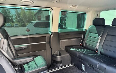 Volkswagen Multivan T6 рестайлинг, 2021 год, 7 350 000 рублей, 12 фотография