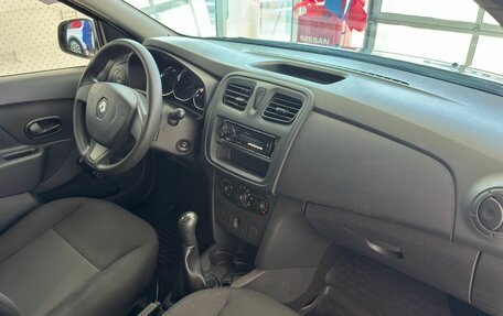 Renault Logan II, 2018 год, 999 900 рублей, 10 фотография