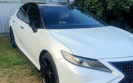 Toyota Camry, 2019 год, 3 450 000 рублей, 2 фотография