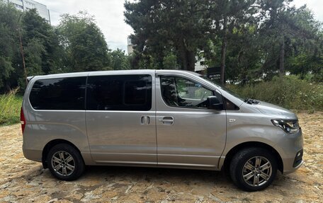 Hyundai Grand Starex Grand Starex I рестайлинг 2, 2019 год, 4 100 000 рублей, 4 фотография