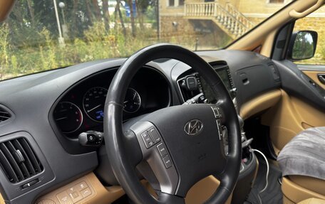 Hyundai Grand Starex Grand Starex I рестайлинг 2, 2019 год, 4 100 000 рублей, 16 фотография