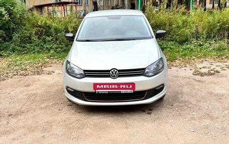 Volkswagen Polo VI (EU Market), 2012 год, 600 000 рублей, 2 фотография