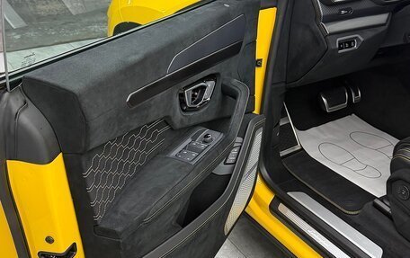 Lamborghini Urus I, 2023 год, 29 000 000 рублей, 17 фотография