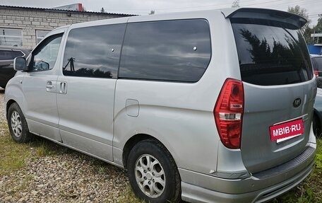Hyundai Grand Starex Grand Starex I рестайлинг 2, 2007 год, 900 000 рублей, 3 фотография
