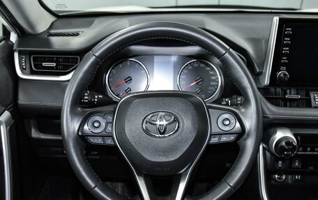 Toyota RAV4, 2020 год, 3 300 000 рублей, 8 фотография