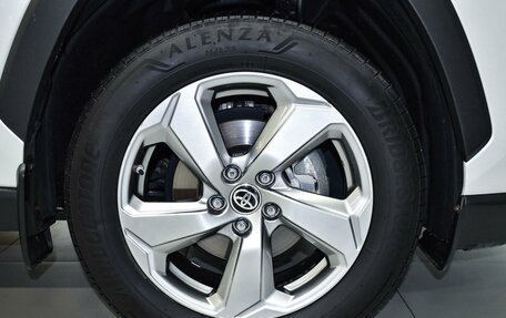 Toyota RAV4, 2020 год, 3 300 000 рублей, 24 фотография