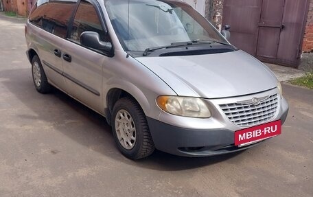 Chrysler Voyager IV, 2001 год, 275 000 рублей, 2 фотография