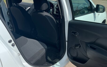 Renault Logan II, 2017 год, 680 000 рублей, 4 фотография