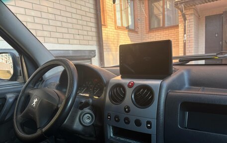 Peugeot Partner II рестайлинг 2, 2011 год, 400 000 рублей, 3 фотография