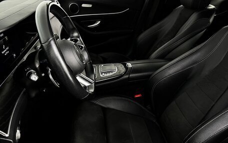 Mercedes-Benz E-Класс, 2021 год, 3 800 000 рублей, 9 фотография