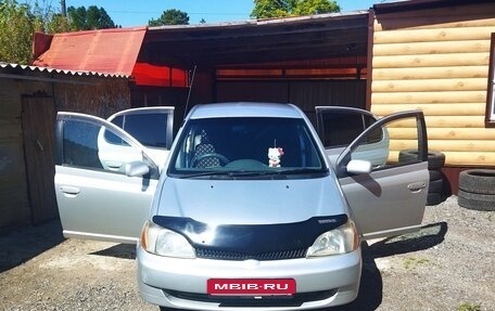 Toyota Platz, 2000 год, 330 000 рублей, 1 фотография