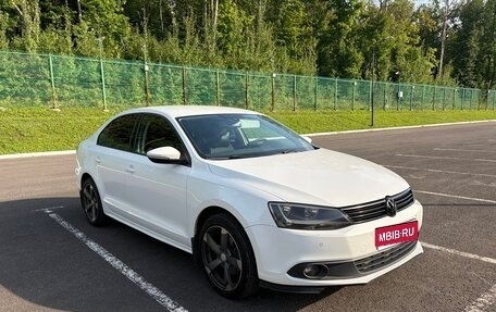 Volkswagen Jetta VI, 2014 год, 880 000 рублей, 1 фотография