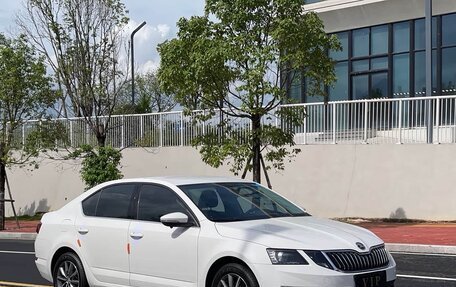 Skoda Octavia, 2022 год, 1 375 000 рублей, 2 фотография