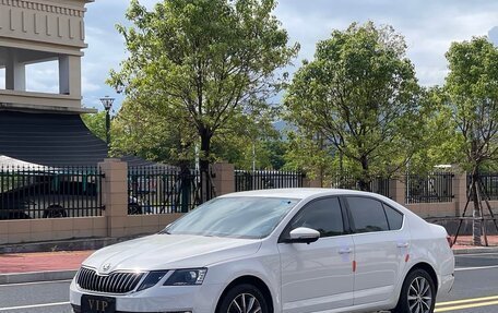 Skoda Octavia, 2022 год, 1 375 000 рублей, 3 фотография