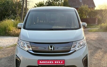 Honda Stepwgn IV, 2016 год, 1 355 000 рублей, 3 фотография