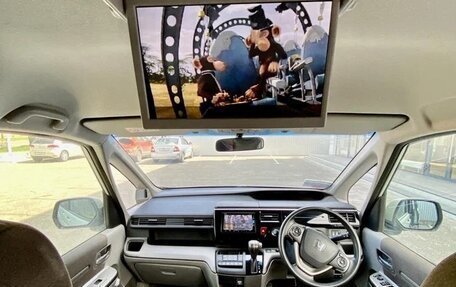 Honda Stepwgn IV, 2016 год, 1 355 000 рублей, 9 фотография