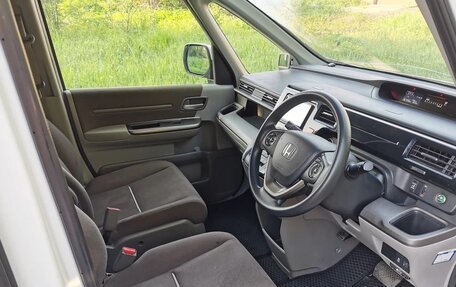 Honda Stepwgn IV, 2016 год, 1 355 000 рублей, 10 фотография