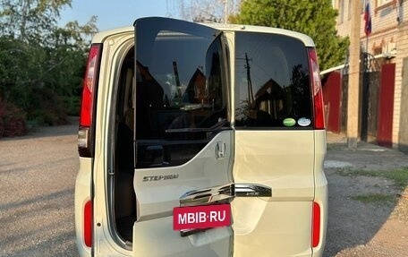 Honda Stepwgn IV, 2016 год, 1 355 000 рублей, 17 фотография