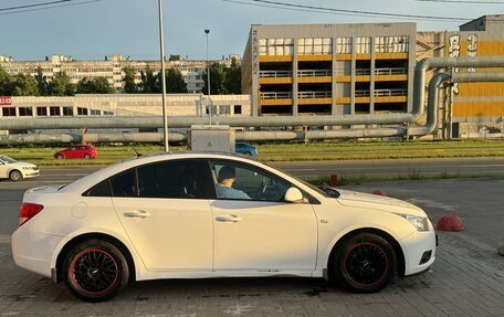 Chevrolet Cruze II, 2011 год, 800 000 рублей, 2 фотография
