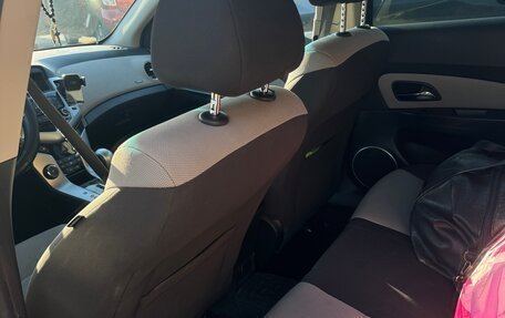Chevrolet Cruze II, 2011 год, 800 000 рублей, 6 фотография