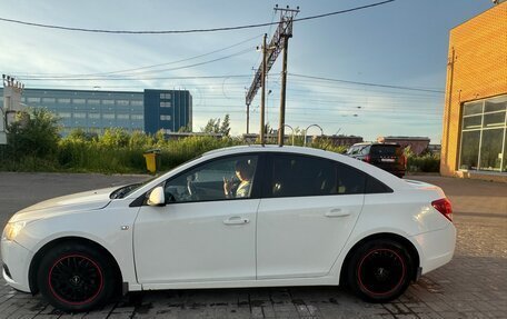 Chevrolet Cruze II, 2011 год, 800 000 рублей, 3 фотография