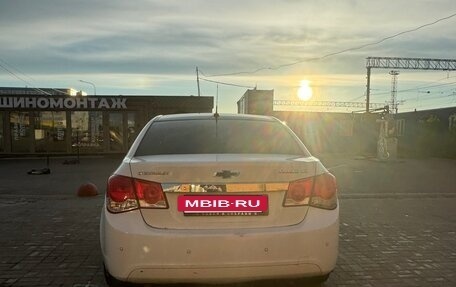 Chevrolet Cruze II, 2011 год, 800 000 рублей, 4 фотография