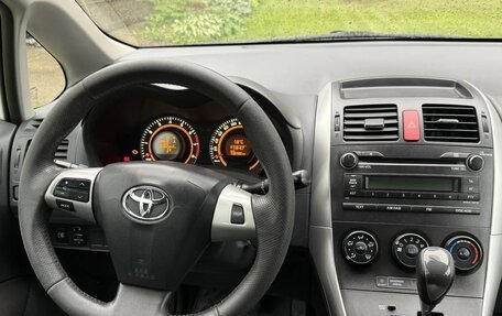 Toyota Auris II, 2011 год, 920 000 рублей, 10 фотография