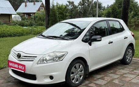 Toyota Auris II, 2011 год, 920 000 рублей, 3 фотография