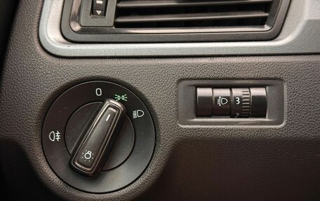 Skoda Rapid I, 2018 год, 945 000 рублей, 18 фотография