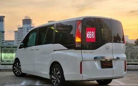 Honda Stepwgn IV, 2017 год, 1 365 000 рублей, 5 фотография