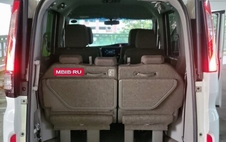 Honda Stepwgn IV, 2017 год, 1 365 000 рублей, 11 фотография