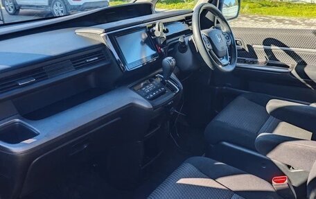 Honda Stepwgn IV, 2016 год, 1 495 000 рублей, 10 фотография