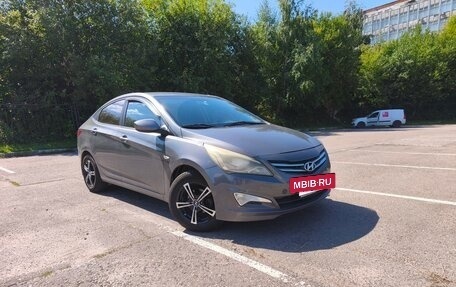 Hyundai Solaris II рестайлинг, 2015 год, 1 100 000 рублей, 2 фотография