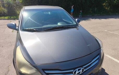 Hyundai Solaris II рестайлинг, 2015 год, 1 100 000 рублей, 6 фотография