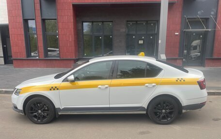 Skoda Octavia, 2019 год, 1 900 000 рублей, 4 фотография