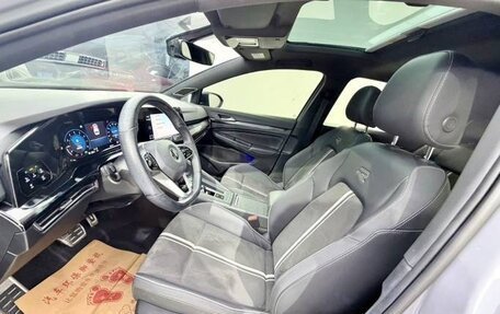 Volkswagen Golf VIII, 2023 год, 2 000 000 рублей, 6 фотография