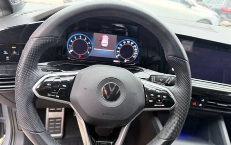 Volkswagen Golf VIII, 2023 год, 2 000 000 рублей, 8 фотография