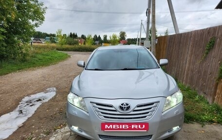 Toyota Camry, 2008 год, 830 000 рублей, 2 фотография