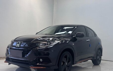 Honda Vezel, 2022 год, 1 876 000 рублей, 3 фотография