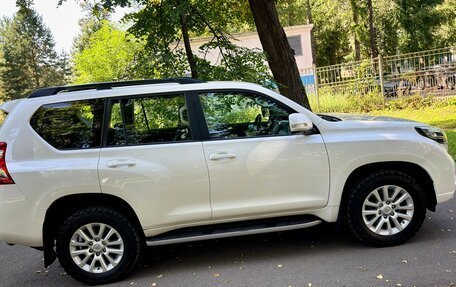 Toyota Land Cruiser Prado 150 рестайлинг 2, 2015 год, 3 497 000 рублей, 9 фотография
