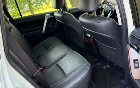 Toyota Land Cruiser Prado 150 рестайлинг 2, 2015 год, 3 497 000 рублей, 29 фотография