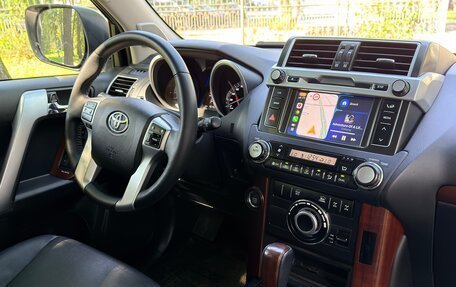 Toyota Land Cruiser Prado 150 рестайлинг 2, 2015 год, 3 497 000 рублей, 32 фотография