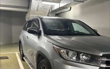 Toyota Highlander III, 2019 год, 3 200 000 рублей, 5 фотография