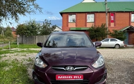 Hyundai Solaris II рестайлинг, 2012 год, 810 000 рублей, 1 фотография