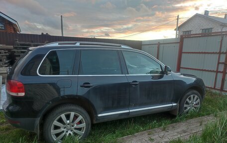 Volkswagen Touareg III, 2006 год, 1 700 000 рублей, 2 фотография