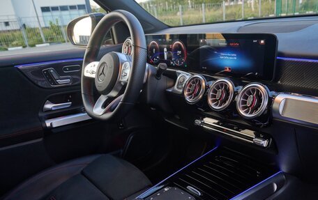 Mercedes-Benz GLB, 2021 год, 4 500 000 рублей, 5 фотография