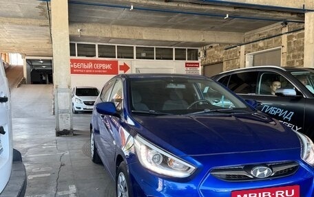 Hyundai Solaris II рестайлинг, 2013 год, 750 000 рублей, 2 фотография