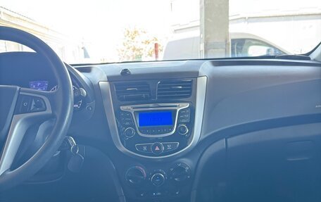 Hyundai Solaris II рестайлинг, 2013 год, 750 000 рублей, 10 фотография